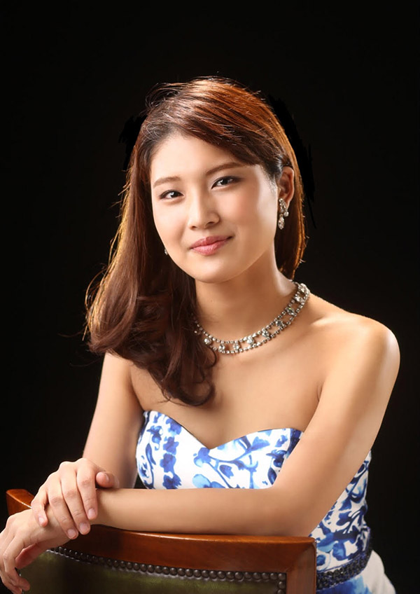 （メゾソプラノ）古賀真澄 Masumi Koga